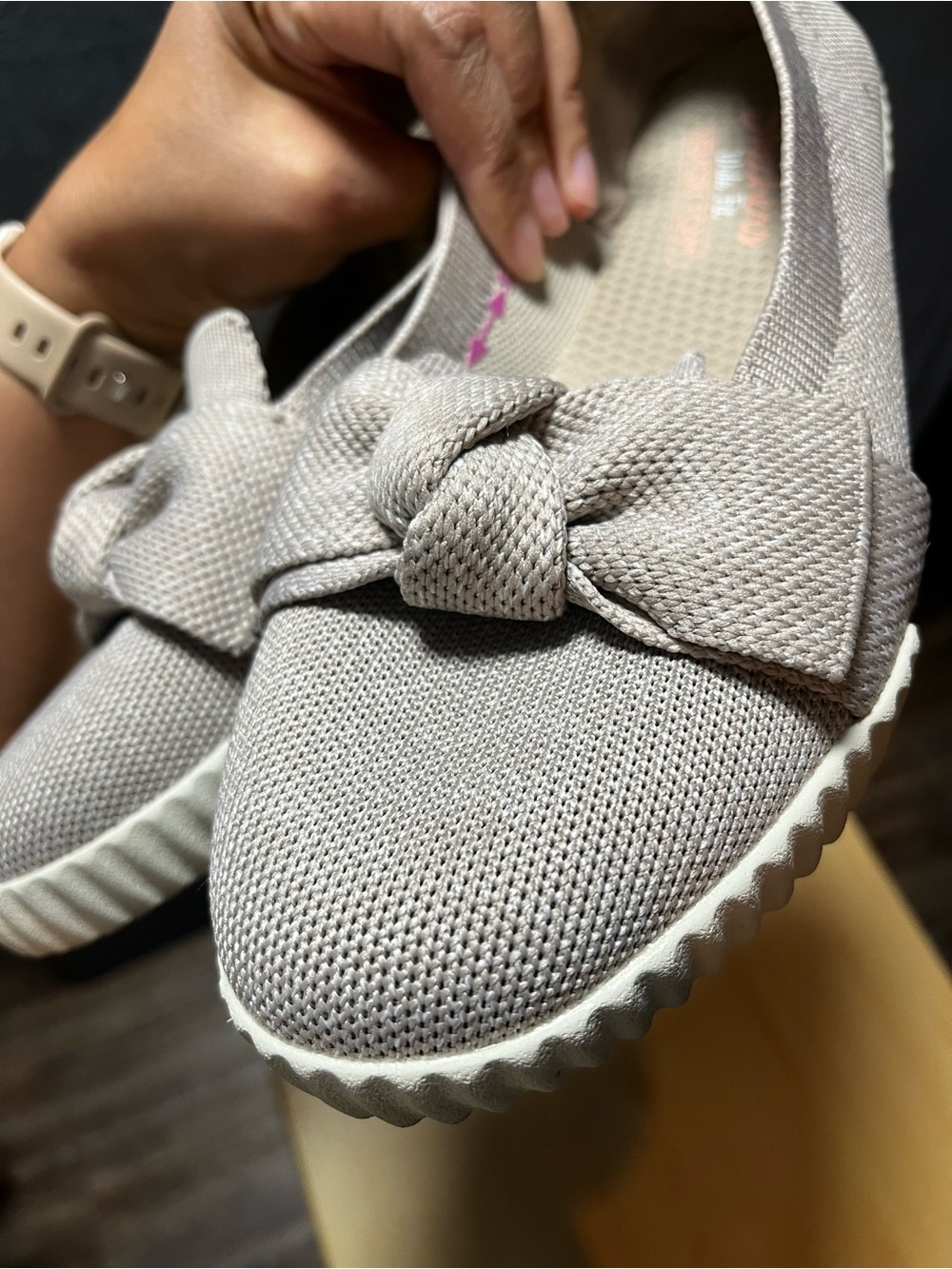 Skechers Slip On Size 9.5 Cleo Maya Light Grey Memory Foam Wide Fit Flats Shoes - Picture 3 of 11